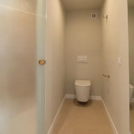Vlc Host - Hospital Apartment